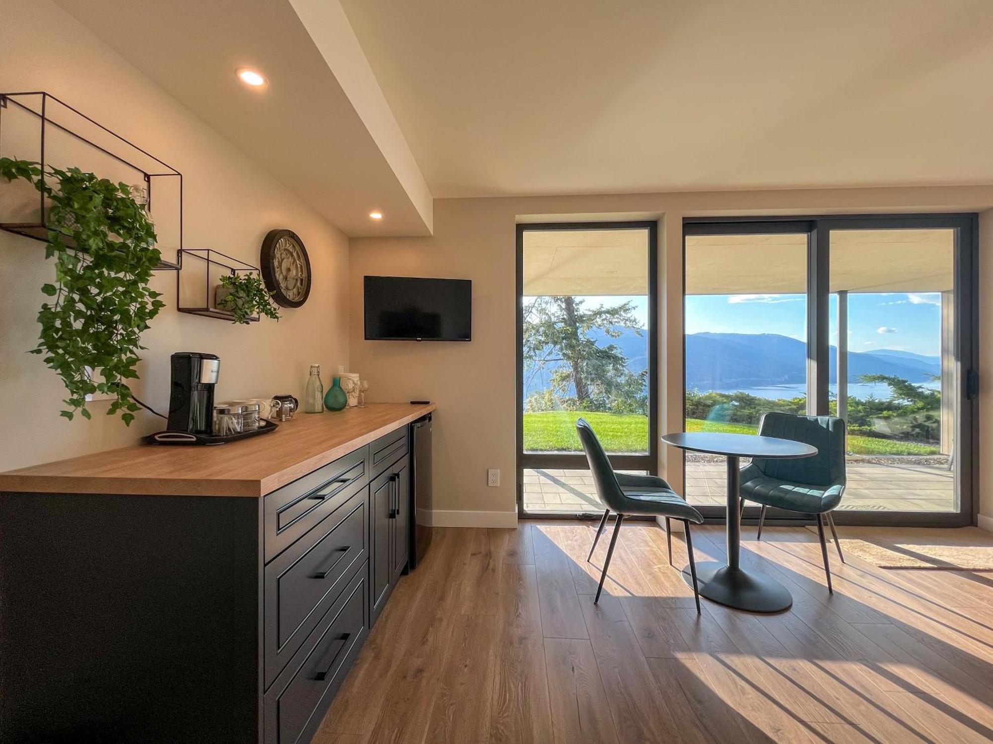 Kelowfornia Lakeview Retreat Kelowna Pokoj fotografie