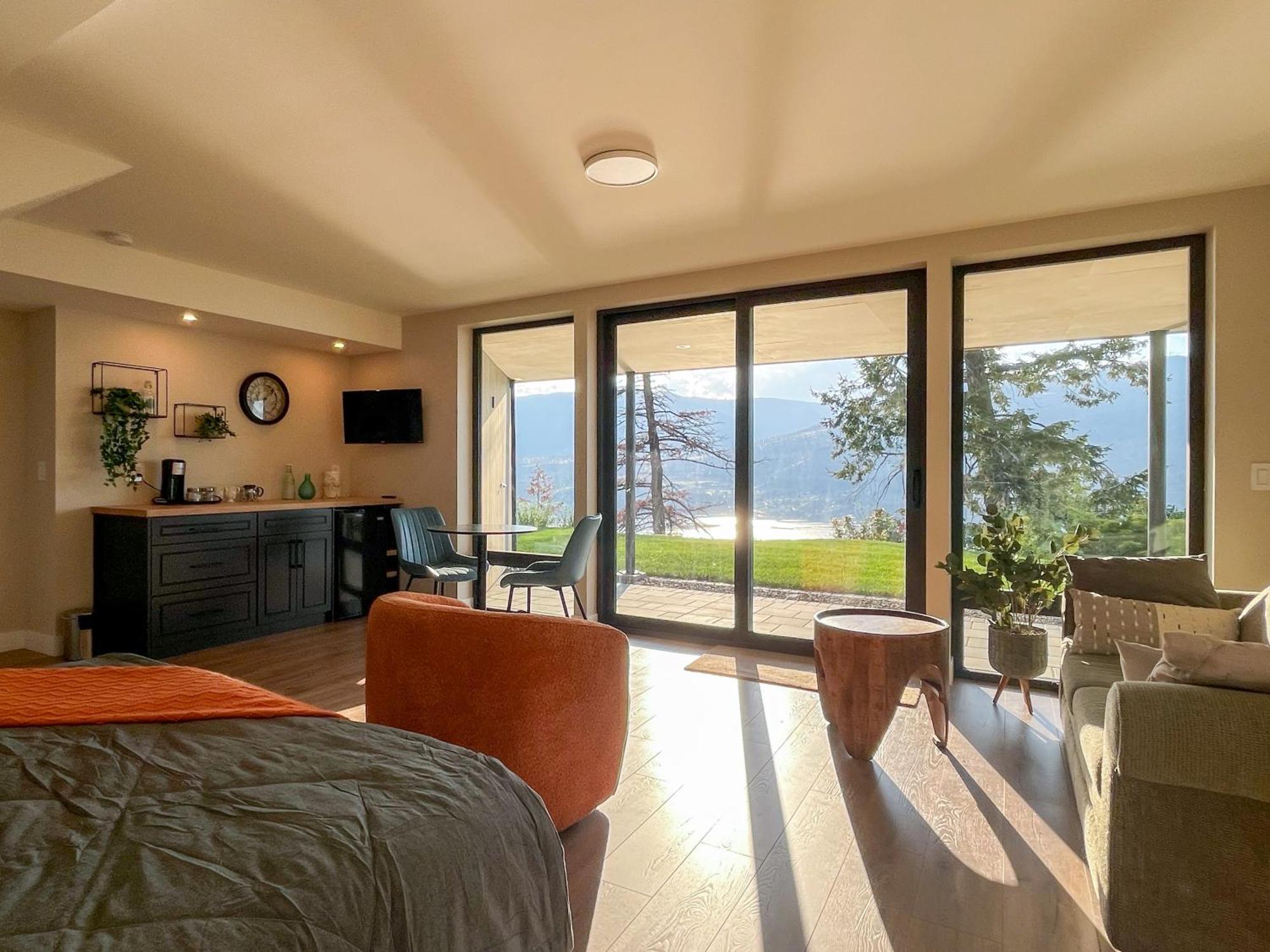 Kelowfornia Lakeview Retreat Kelowna Pokoj fotografie